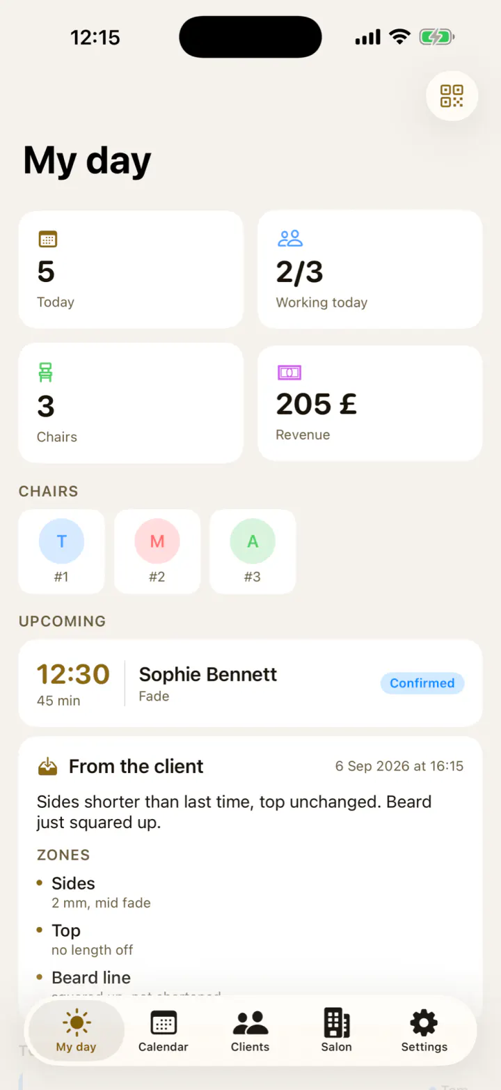 The barber app: the day’s schedule, the next appointment, and under it the card handed over by the client.